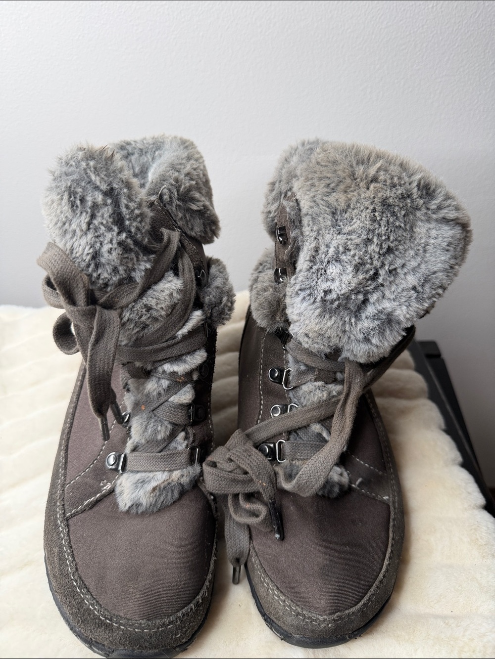 Aetrex Women's Faux Fur Lace-Up Winter Boots - Taupe